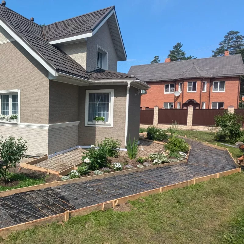 Бетонирование дорожек и площадок